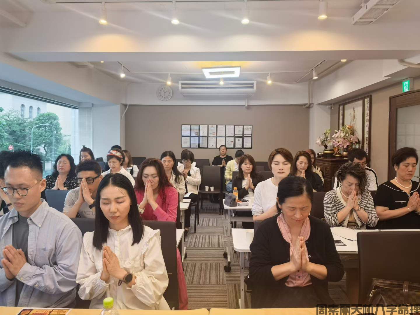 身在他乡,心向东方:那一场灵魂共振的沙龙(图3) 身在他乡,心向东方:那一场灵魂共振的沙龙(图3)
